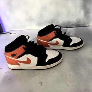 Nike Air Jordan 1 Shattered Backboard sneakers in EXCELLENT condition!